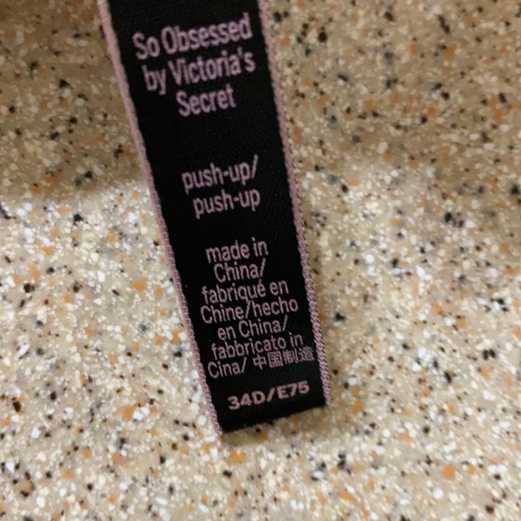 Victoria secret push up bras - Picture 3 of 4